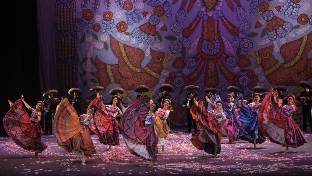 El Ballet Folklórico de México conquista el Palacio de Bellas Artes